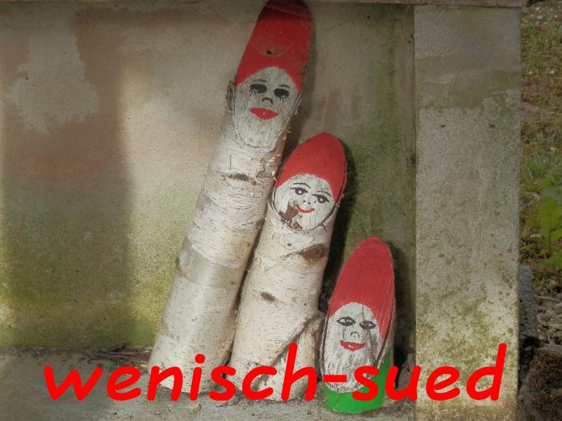 Gartenzwerg-Familie im Perigord