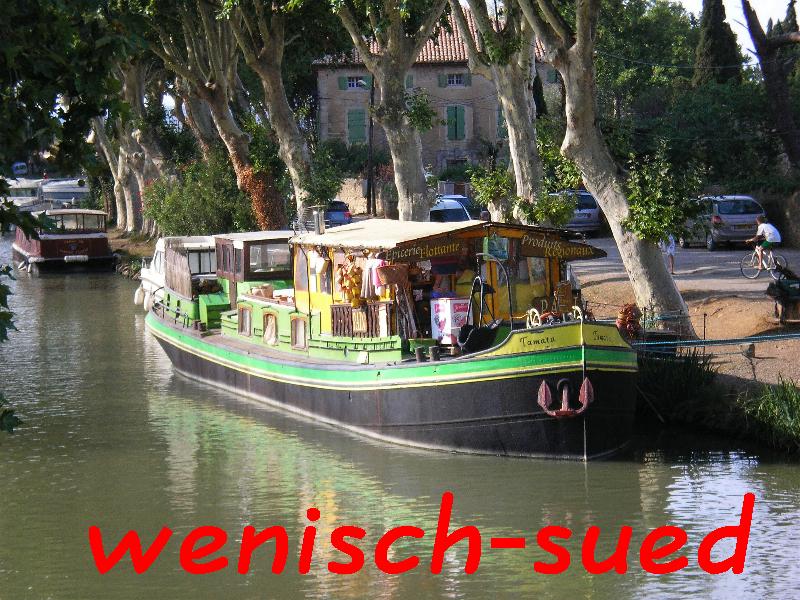 Versorgungsschiff in Le Somail auf dem Canal du Midi